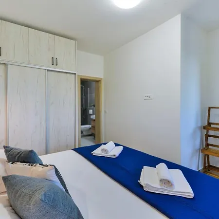 Ferienhaus Romantische Mit Pool, Whirlpool Und Sauna Privlaka (Zadar)