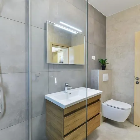Romantische Mit Pool, Whirlpool Und Sauna