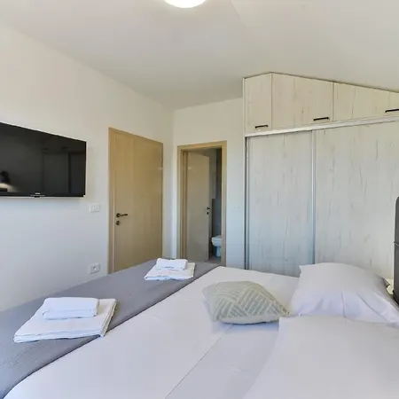 Ferienhaus Romantische Mit Pool, Whirlpool Und Sauna *
