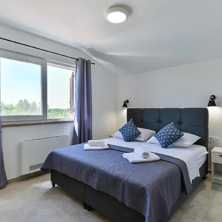 Romantische Mit Pool, Whirlpool Und Sauna * Privlaka (Zadar)