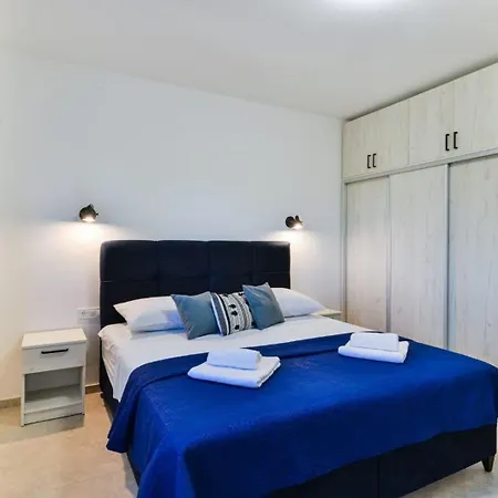 펜션 Romantische Mit Pool, Whirlpool Und Sauna