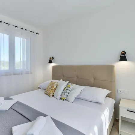 Romantische Mit Pool, Whirlpool Und Sauna 펜션
